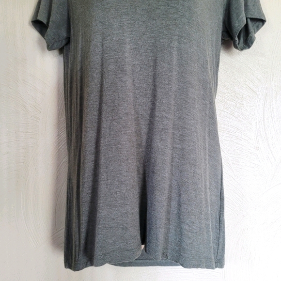 Rose + Olive Olive Green Hi Low Short Sleeve Studded Shirt Size Women's Small - Picture 4 of 9